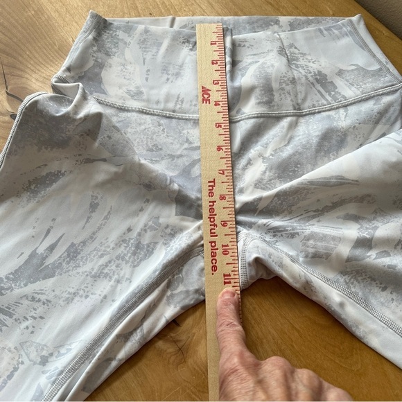 LULULEMON WUNDER UNDER HI RISE 23” LEGGINGS 8 TROPICAL SHADOW STARLIGHT GYM NWOT - Picture 9 of 12